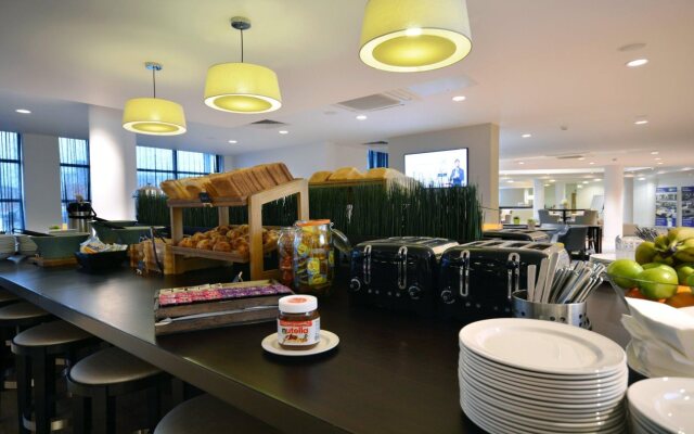 Holiday Inn Express Leigh - Sports Village by IHG