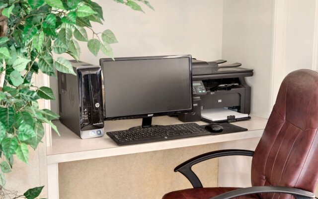 Ramada by Wyndham Moses Lake