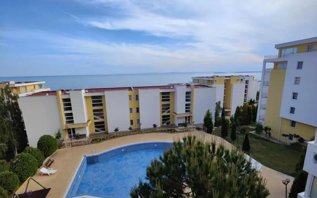 Crown Fort Club Apartments