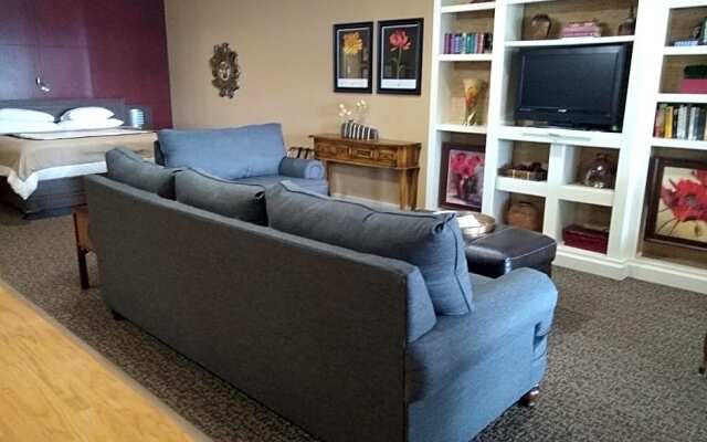 Southern Comfort Suites