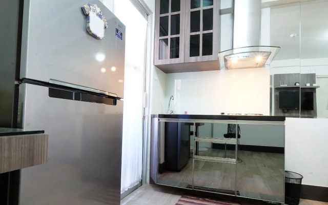 Spacious Apartment at Green Bay Pluit