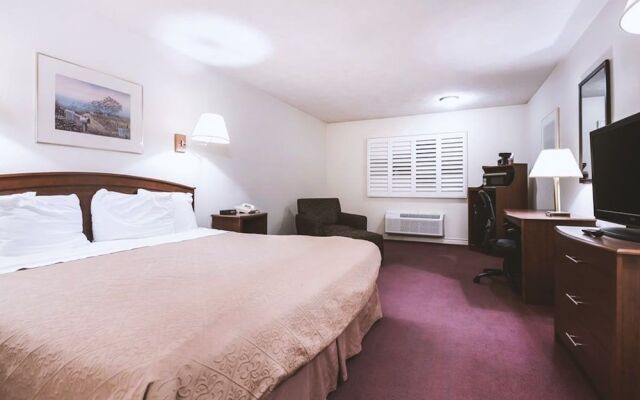 Sky-Palace Inn and Suites McCooK