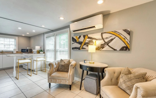 2 Mi to Dtwn Pensacola: Dog-friendly Apartment