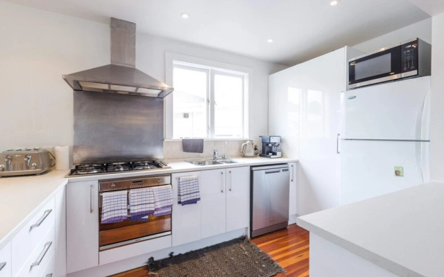 Newly Renovated 3 Bedroom Villa in Remuera