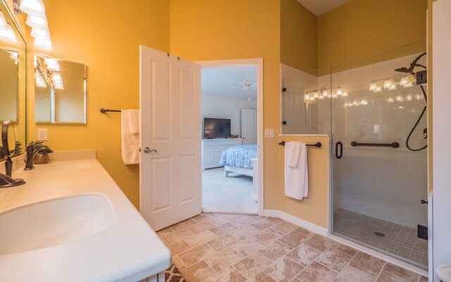 Limestone Avenue 1264 by White Pelican VR