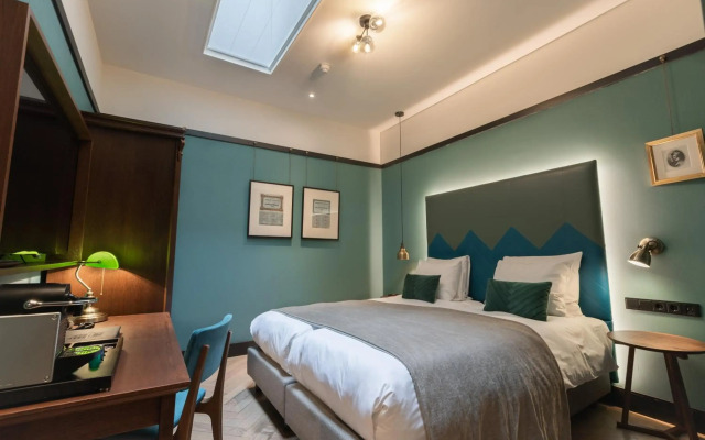 The Hendrick's Hotel