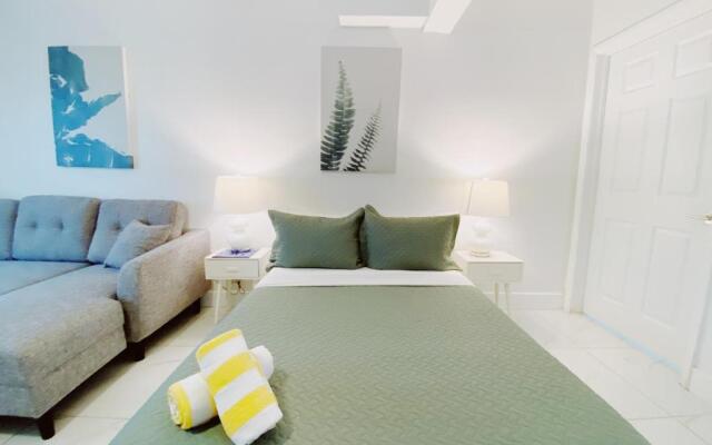 Samantha Apartments by Lowkl
