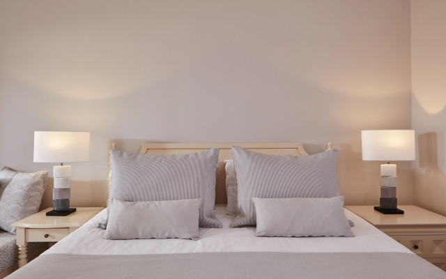 Aphrodite Hills Hotel