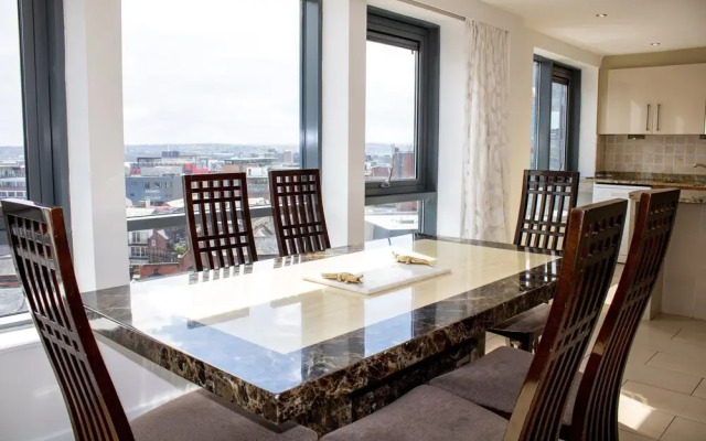 5 Bedroom 3 Bathroom Penthouse Apartment