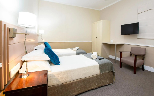 Queen’s Hotel by BON Hotels