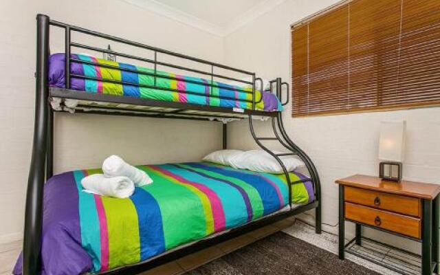 Fiesta Palms 6 - Central Byron Bay