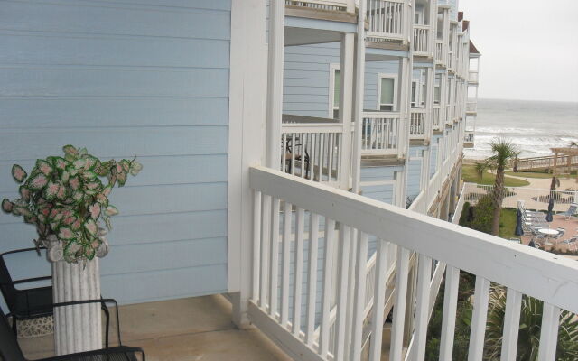 Seascape Deluxe Beach Condos by A B Sea Rentals