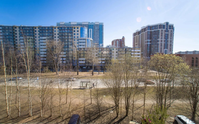 Апартаменты на проспекте Лабораторный 18