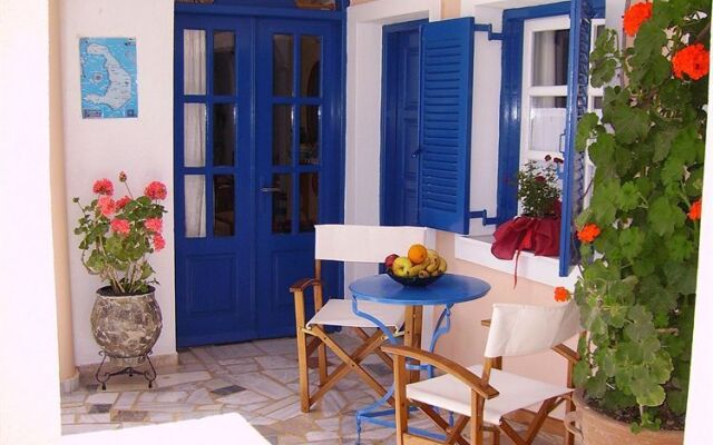Hotel Thira
