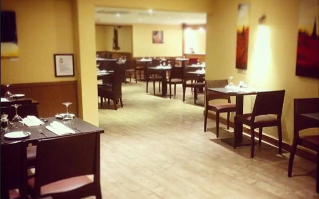 Roydon Marina Village Hotel