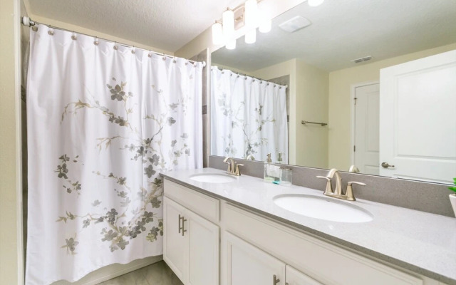 1571pd Champions Gate Community