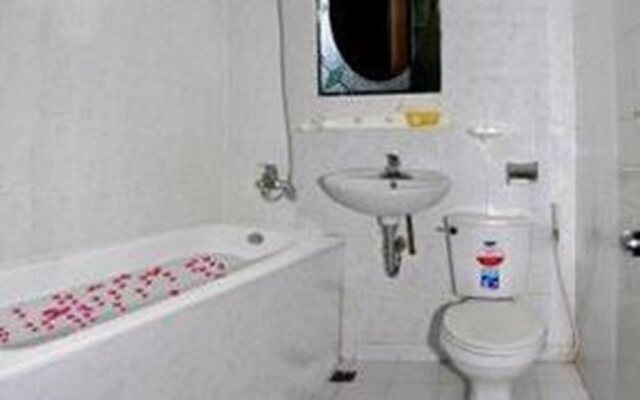 Vong Canh Hotel