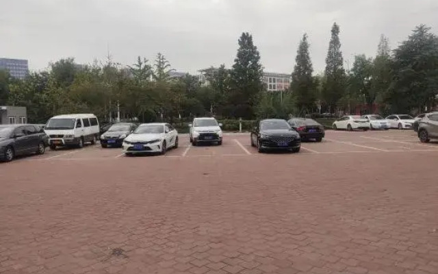 Aolin Jincheng Hotel (Jiaozhou No. 1 High School)
