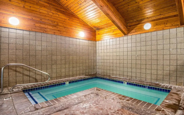AmericInn Eagle