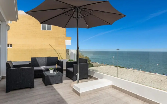 Sea View Apartment 2 Min Walk From the Beach