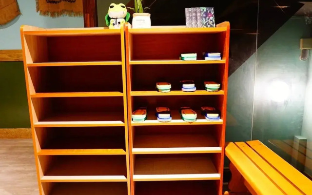 Qingju Hostel