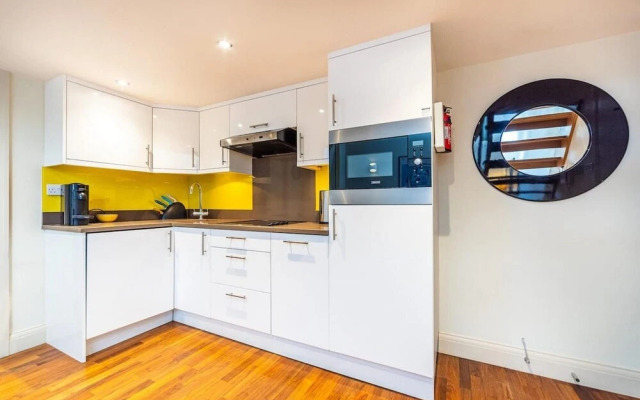 Fabulous Notting Hill Spacious Studio Apartment