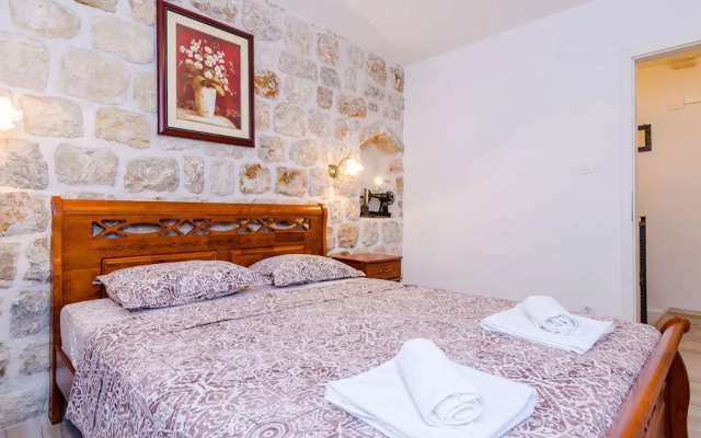 Apartment Little Star II - Two-bedroom Apartment With City View