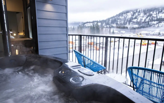 Tumbledown Condo By Revelstoke Vacations