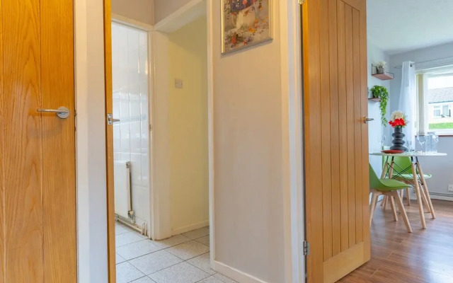 1br-sleeps2-parking-nearcitycentre-jlr-nec