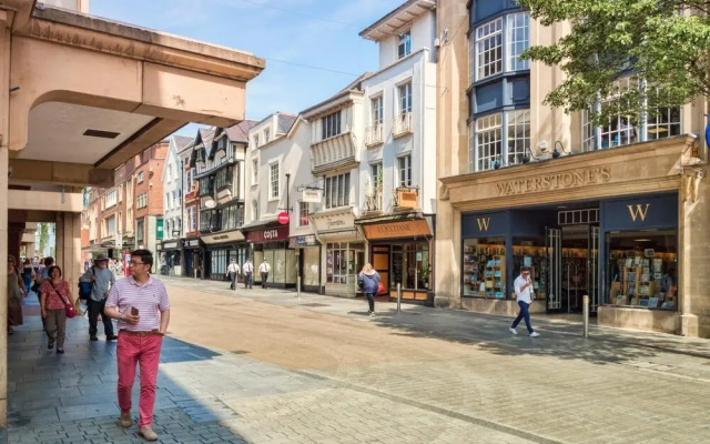 Cathedral Yard - Art Deco Luxury (Exeter)