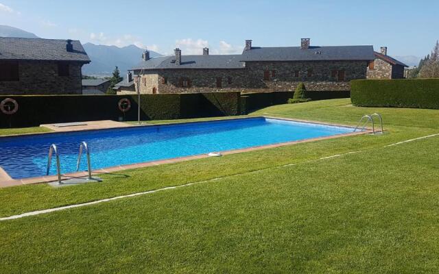 Casa en Bolvir, jardin y piscina