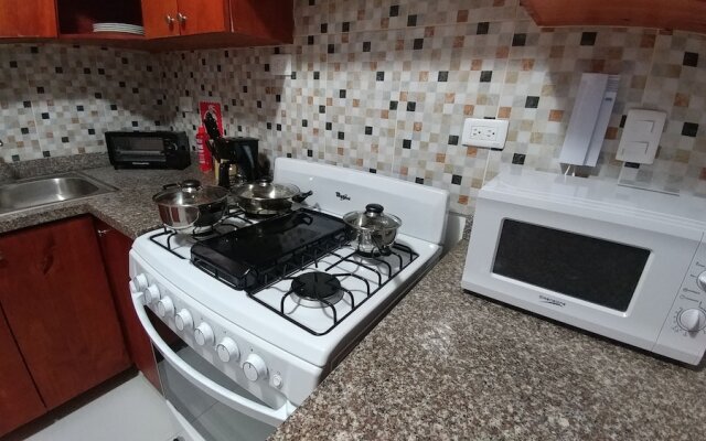 Tropical Condo BBQ Pool 5min to Airport