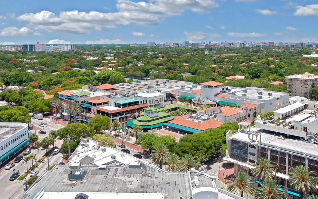 Private Residences at Hotel Arya by SoFLA Vacations