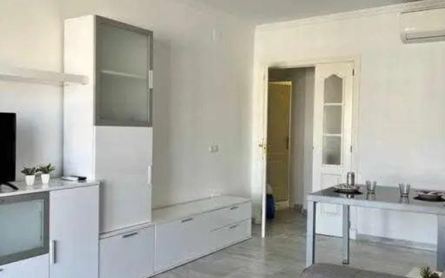 2 rooms con garaje frente Puerto Estepona