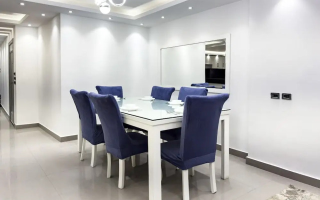 The Bold & Bright 3bdr Apt. 15 Min To Airport