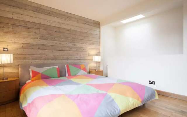 3 Bedroom Contemporary Home In Shoreditch