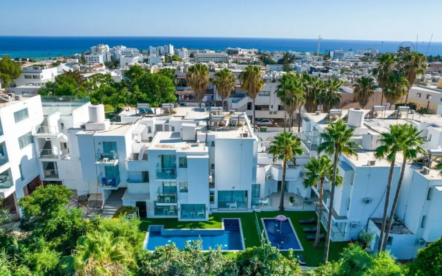 Rio Gardens - Modest 1-bdr Apt w Balcony