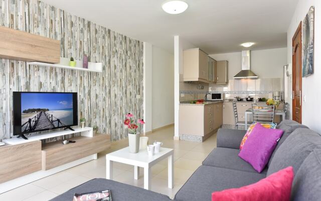 Modern and New Apartment in Arinaga Playa 1A