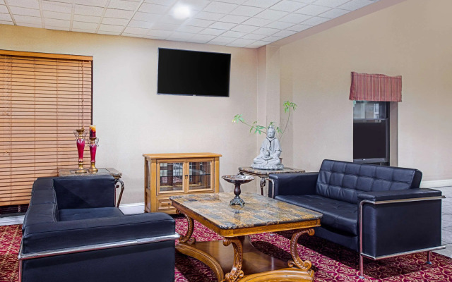 Days Inn By Wyndham Turlock