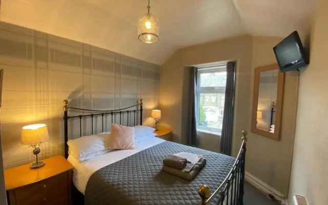 Autumn Leaves Guest House