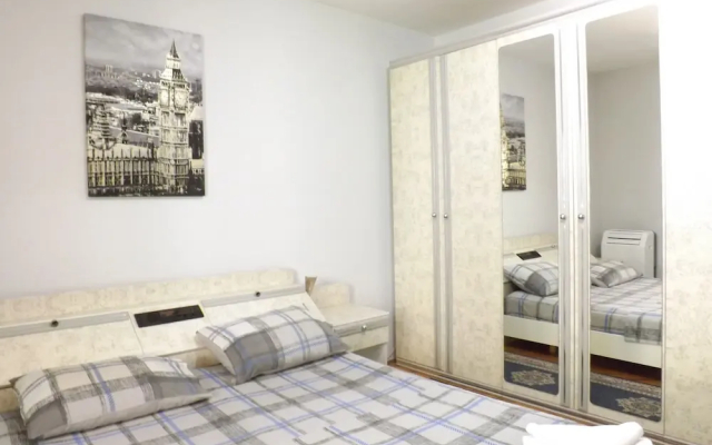 Three Bedroom Apartment With Garden