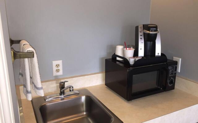 Empire Lakeshore Inn