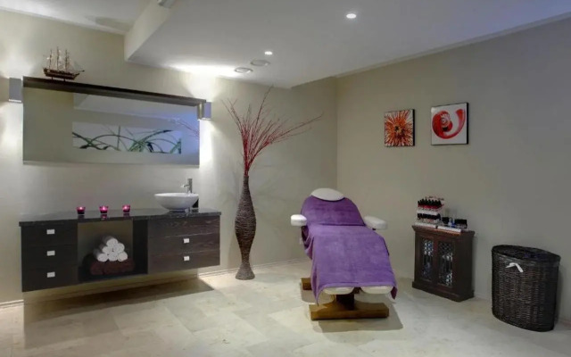 Kreutzwald Hotel Таллин