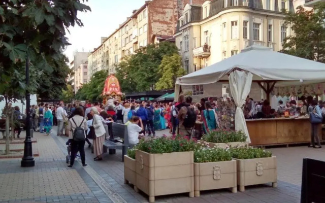 Top Center Apartment 4