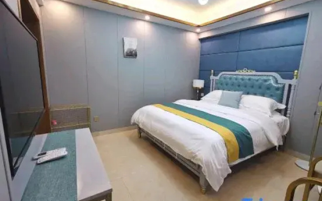 Violet Art Hotel (Yueyanglou Pedestrian Street Branch)