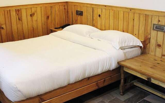 Oyo 6962 Hotel Wood Castle