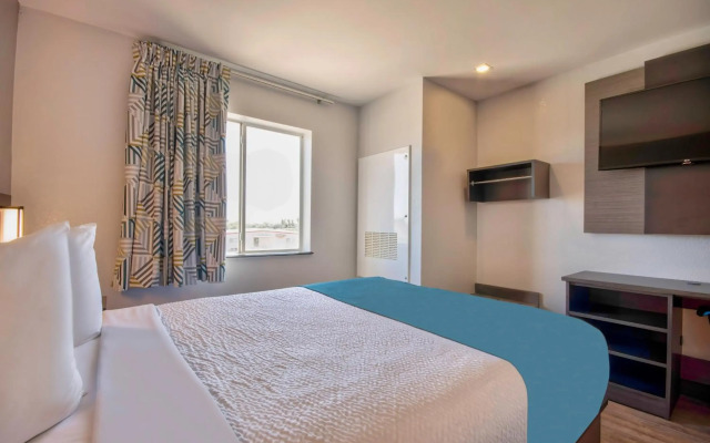 Motel 6 Harlingen, TX