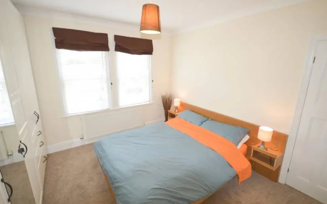 Spacious 3 Bedroom Home in Bath