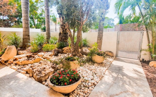 Beautiful Villa Swimming Pool 6 Bdrms H3