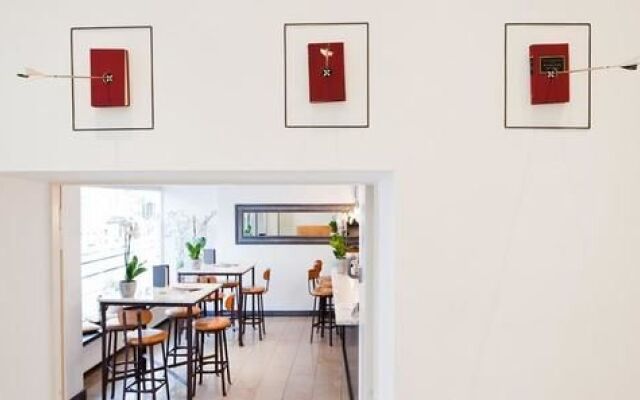 BURNS Art Apartments